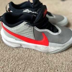 Big kids Nike Hustle